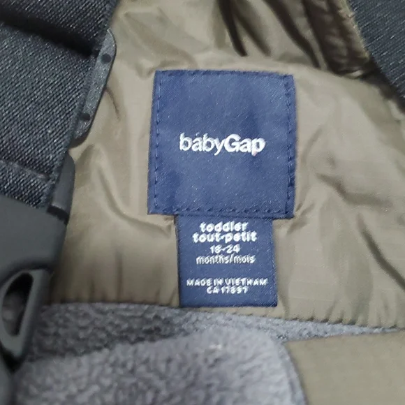 Snow suite - Picture 3 of 4